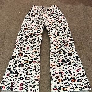 NEVER WORN GIRLS ROXY SKI PANTS SIZE 8